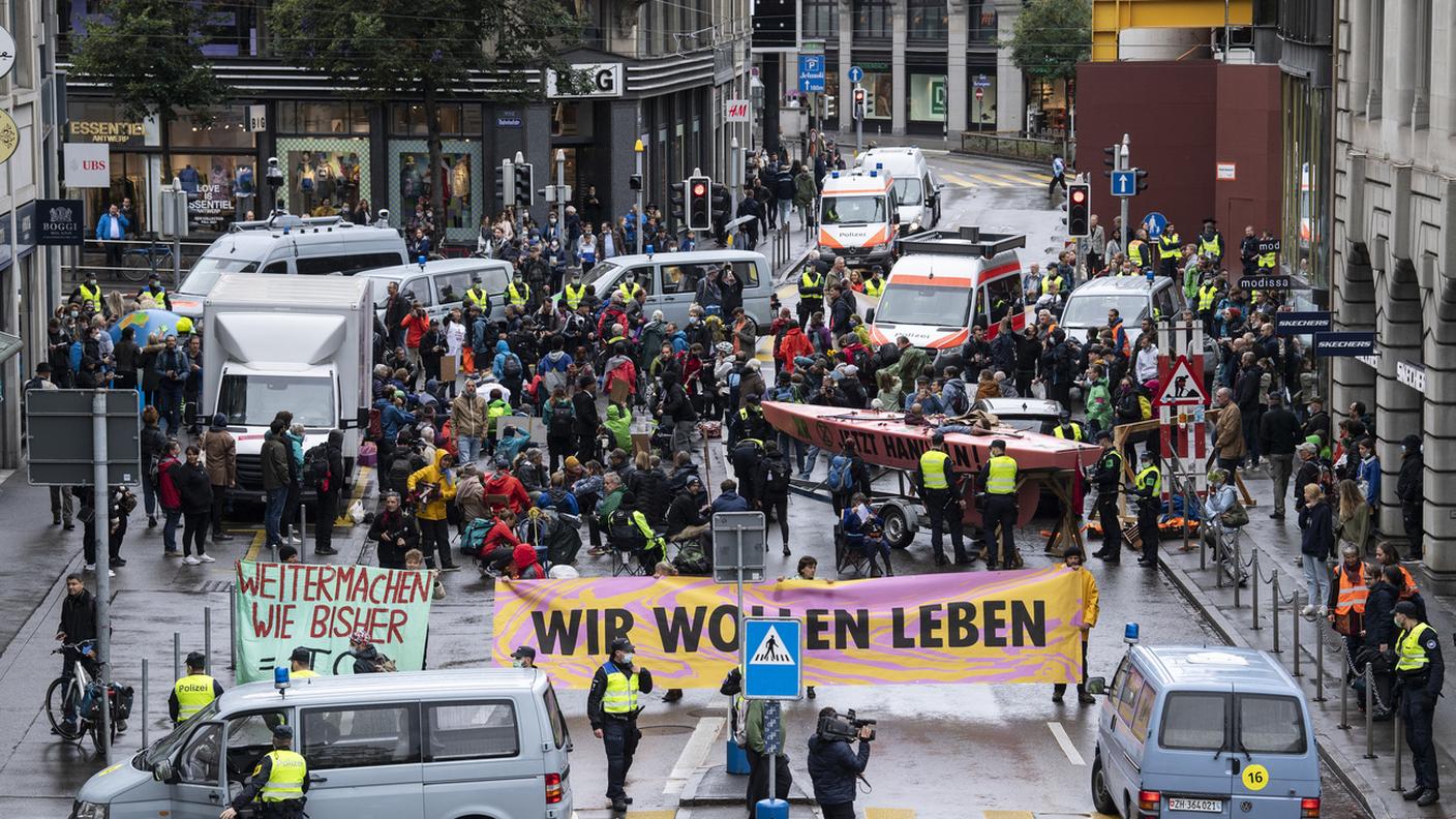 Bloccata al traffico l'Uraniastrasse