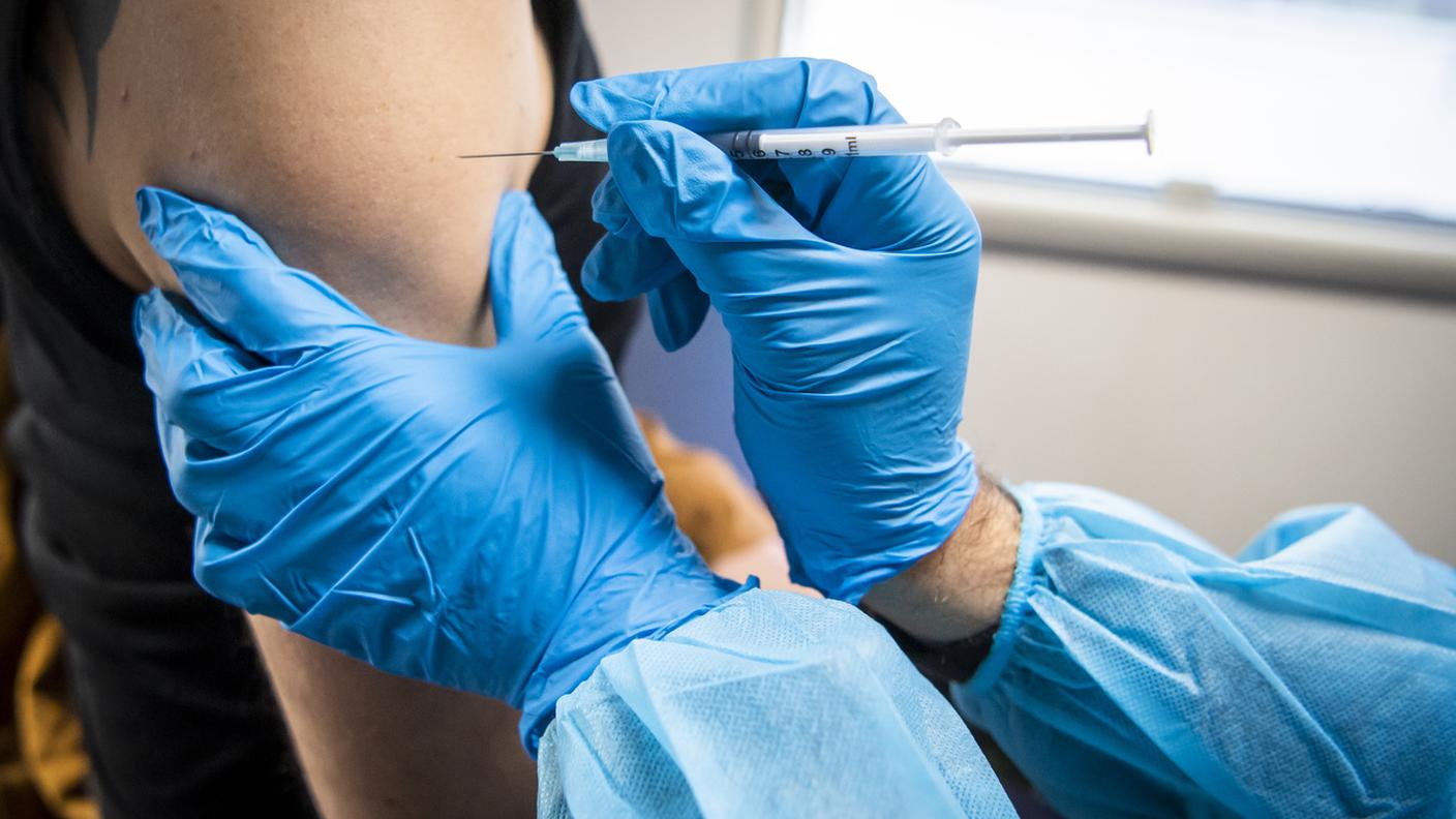 Per alcune persone con grave immunodeficienza è già l'ora della quarta iniezione anti-Covid