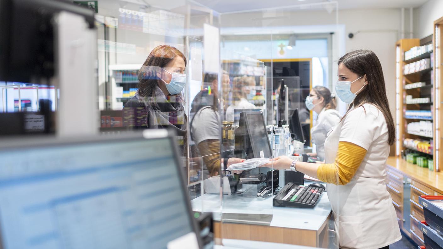 Alcune farmacie propongono test senza appuntamento, ma sono da prevedere lunghe attese