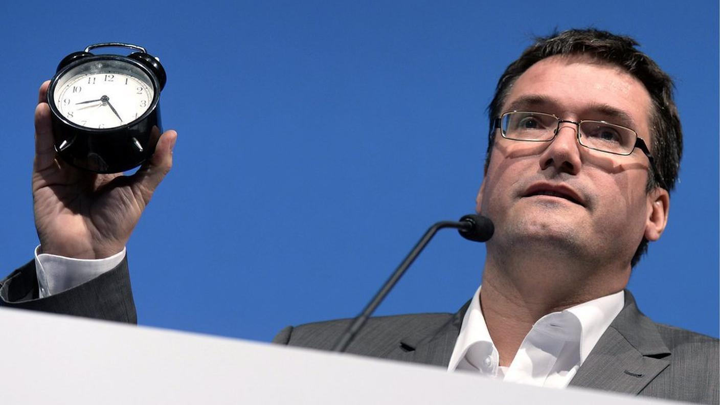 Il presidente PS esorta il ministro dell'economia "a svegliarsi"