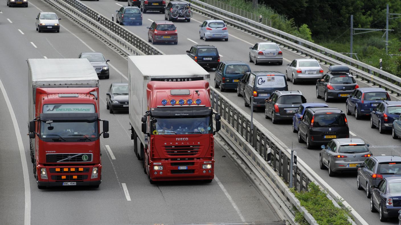 Camion di giorno e di notte