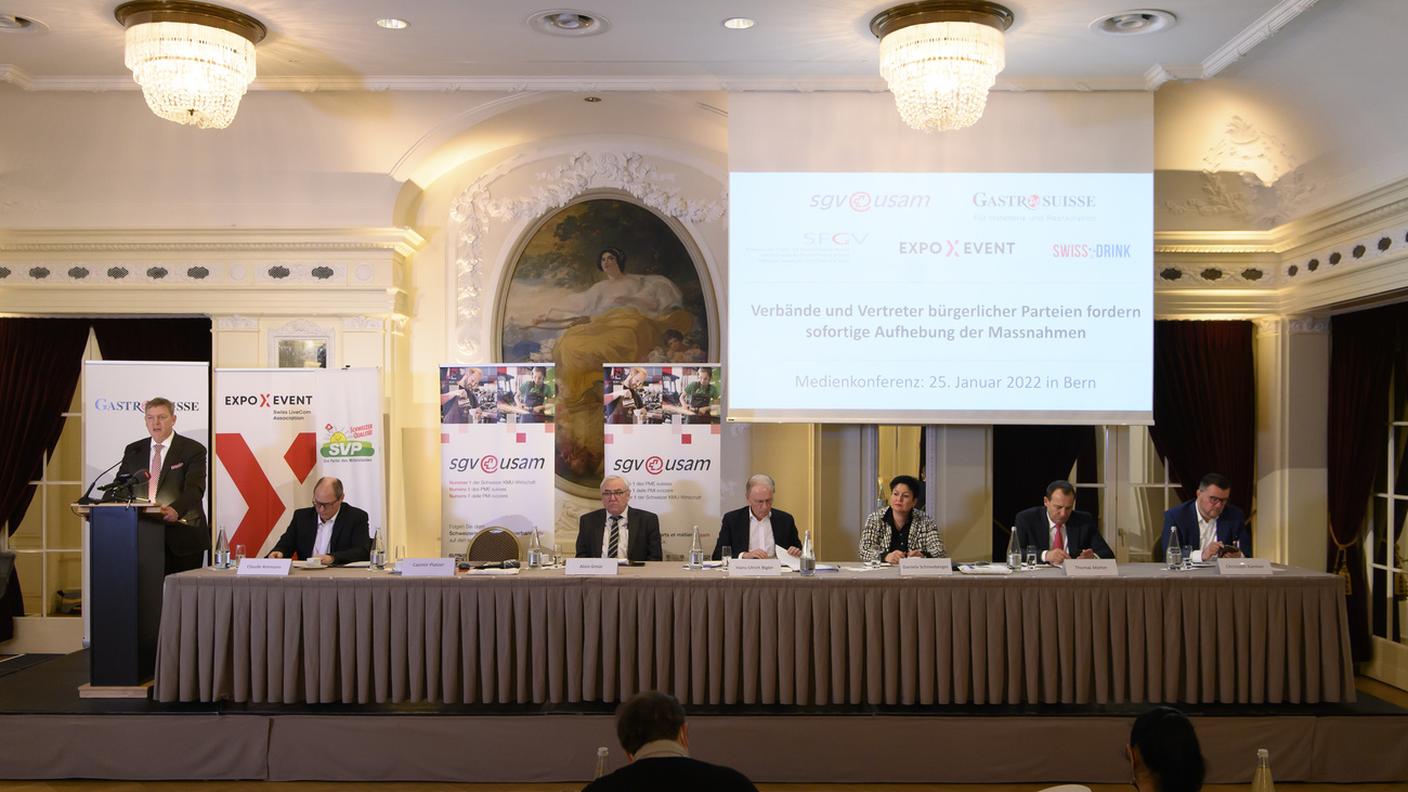 Gli esponenti di quest'alleanza si sono espressi oggi nel corso di una conferenza stampa a Berna