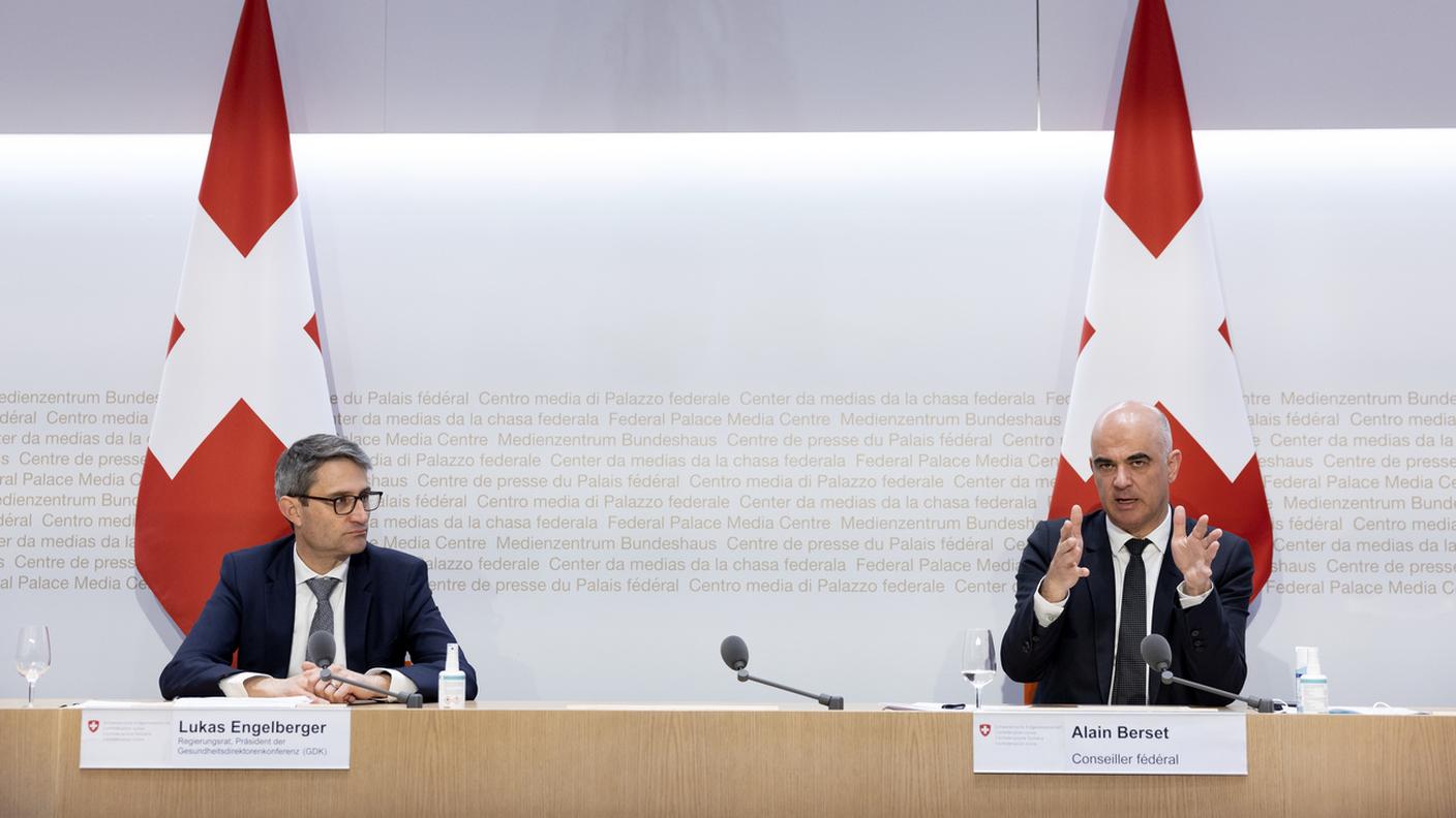 Lukas Engelberger e Alain Berset in una delle tante occasioni che negli ulitmi due anni li ha visti fianco a fianco