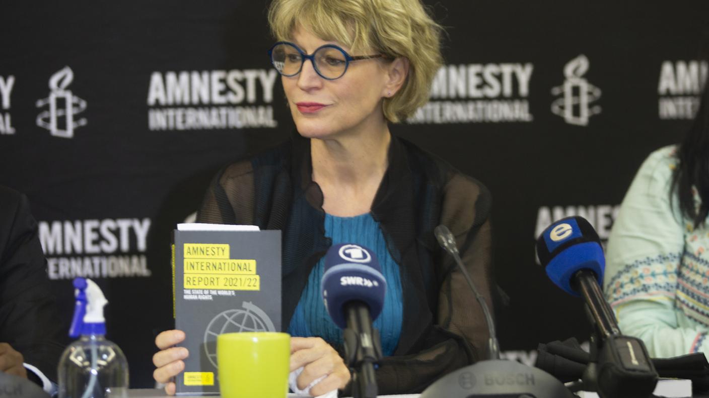 Agnès Callamard, segretaria generale di Amnesty International, presenta a Johannesburg il rapporto