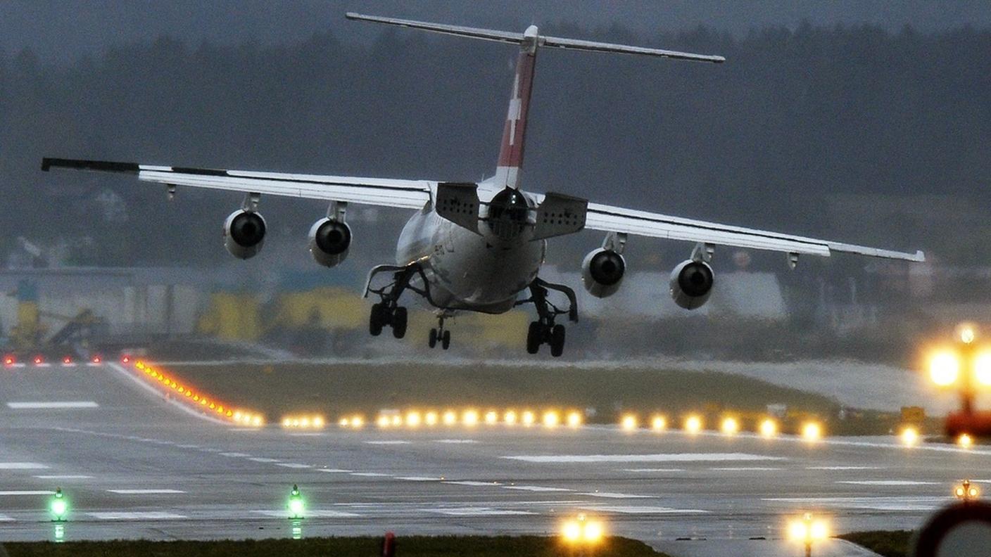 Kloten aereo atterraggio 4.4.2012 ky.JPG