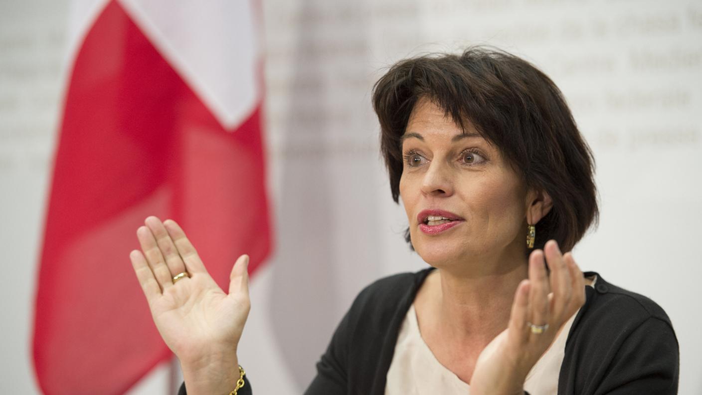 La consigliera federale mentre invita a pensare alla Svizzera del 2035