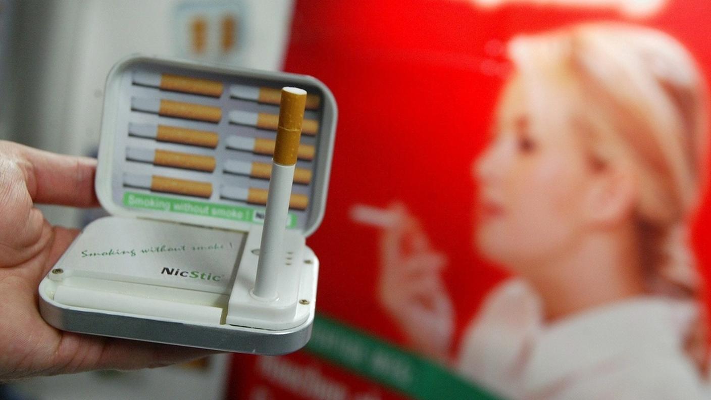 Le sigarette elettroniche, sostiene Joëlle Pitteloud, sono comunque nettamente meno nocive di quelle classiche