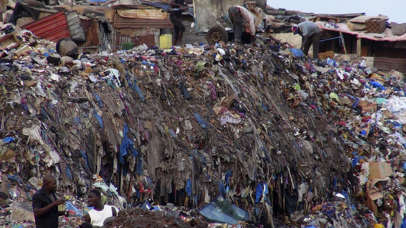 Discariche a cielo aperto a Conakry