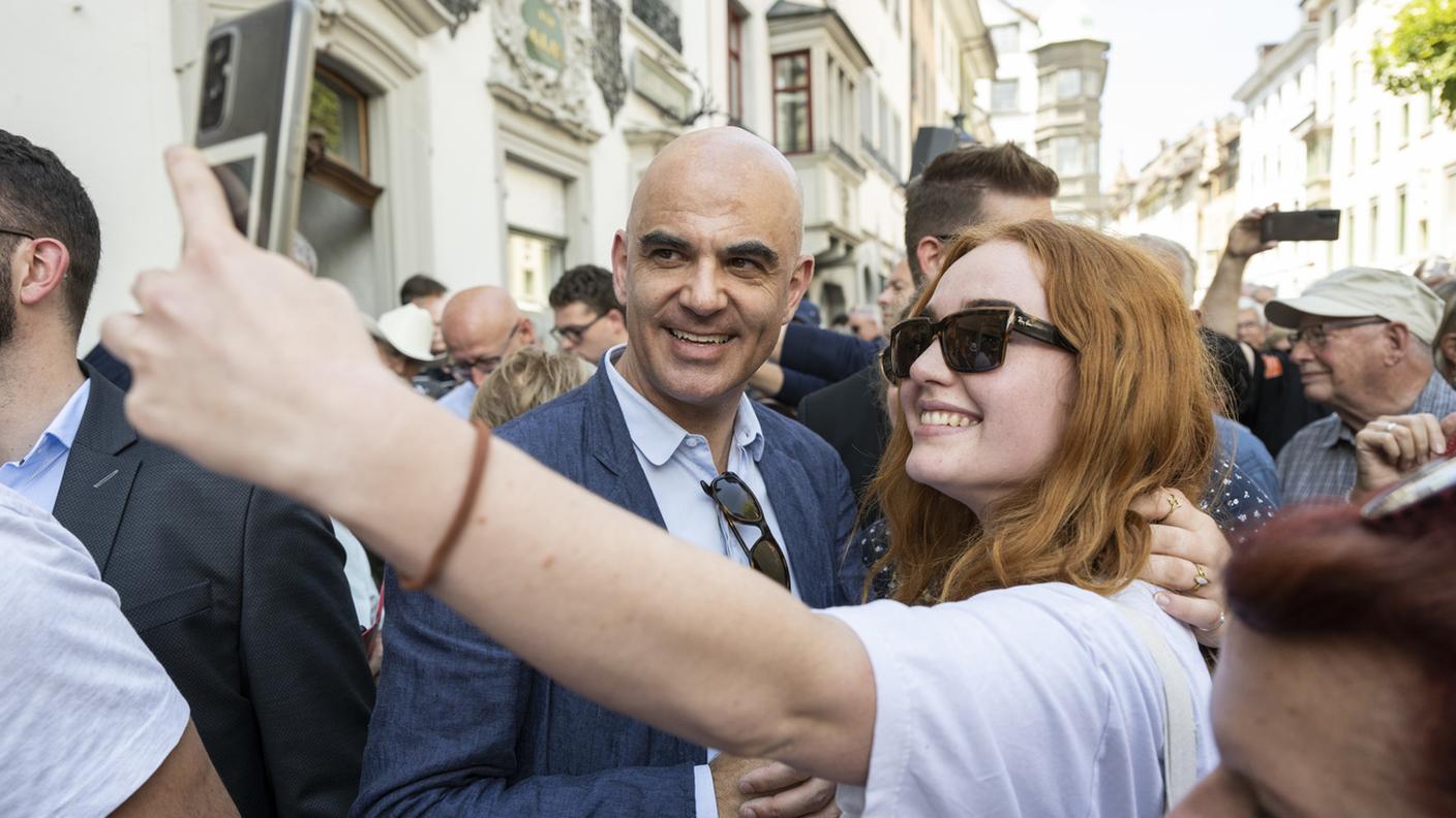 Il Consiglio federale in gita tra le cascate del Reno e le vie di Sciaffusa