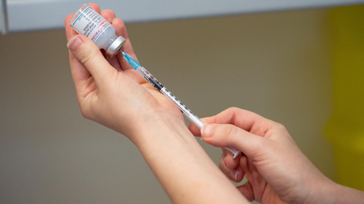 La campagna di somministrazione dei richiami con i nuovi vaccini adattati a Omicron è iniziata in Svizzera
