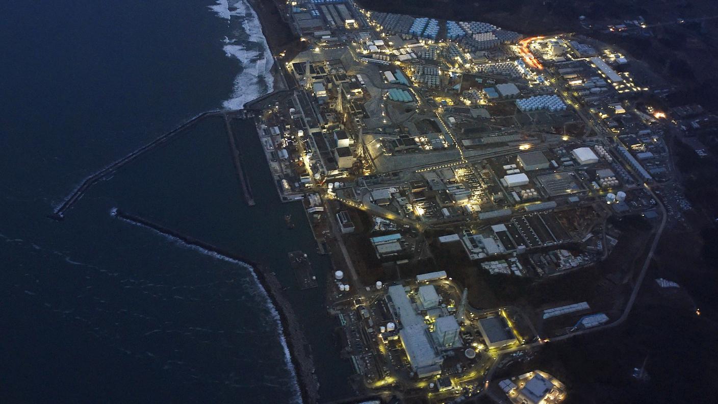 Il complesso della centrale di Fukushima, devastato dal terremoto e dallo tsunami del 2011, qui in una ripresa aerea di 7 anni fa