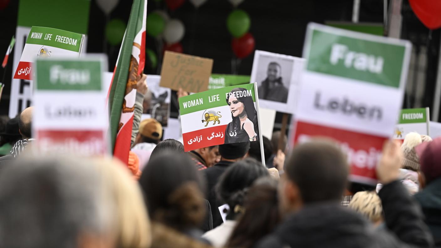 Un momento della manifestazione a Berna