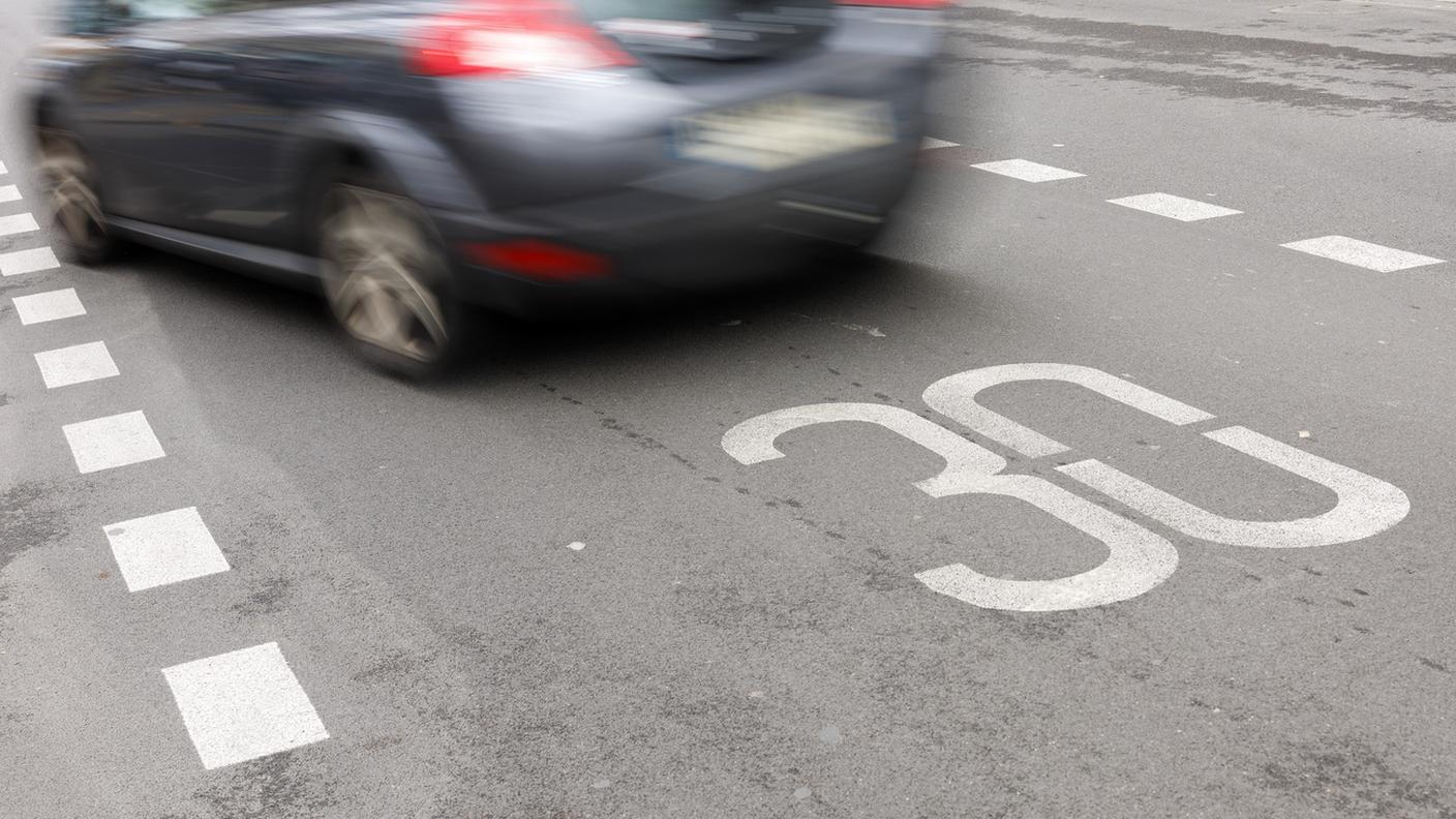 Le città pensano ai 30 km/h anche sugli assi principali