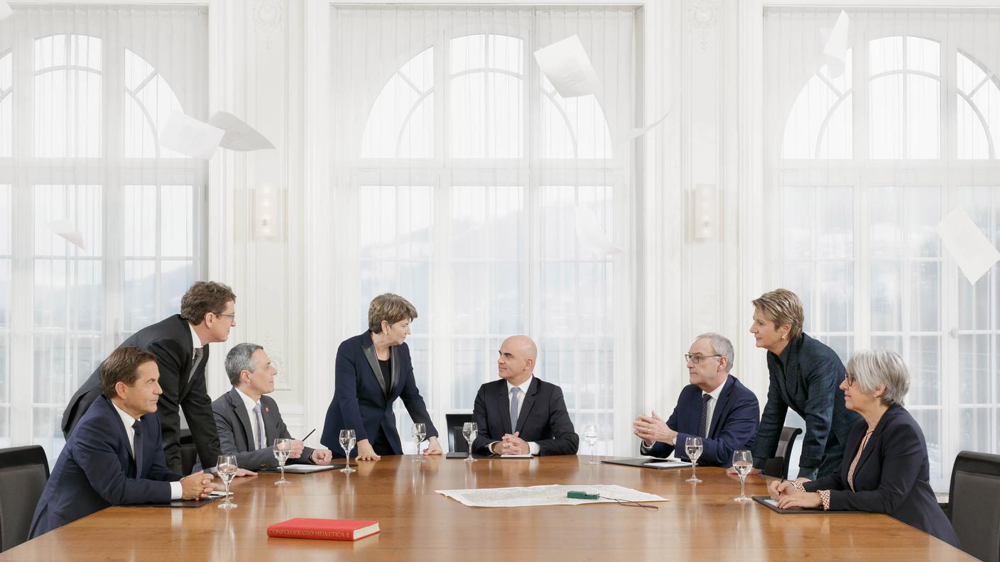 I sette membri del Governo e il cancelliere nella nuova immagine ufficiale