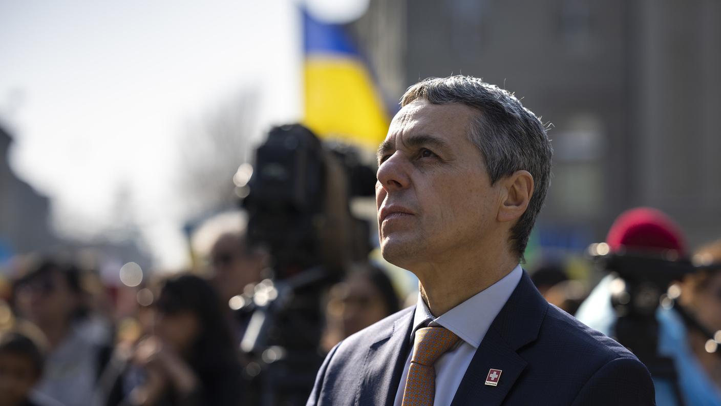 Il Consigliere federale Ignazio Cassis in collegamento video col presidente ucraino Volodymyr Zelensky 