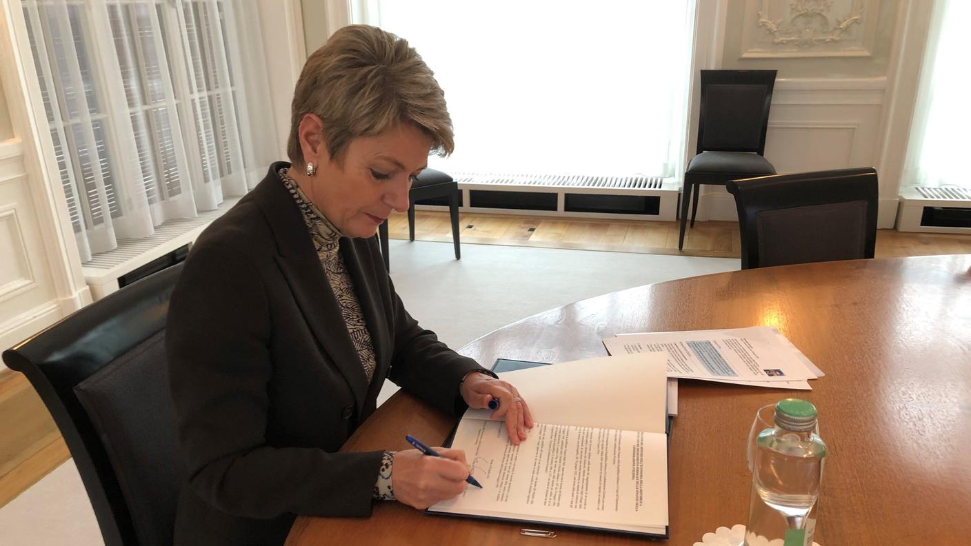 La firma di Karin Keller Sutter