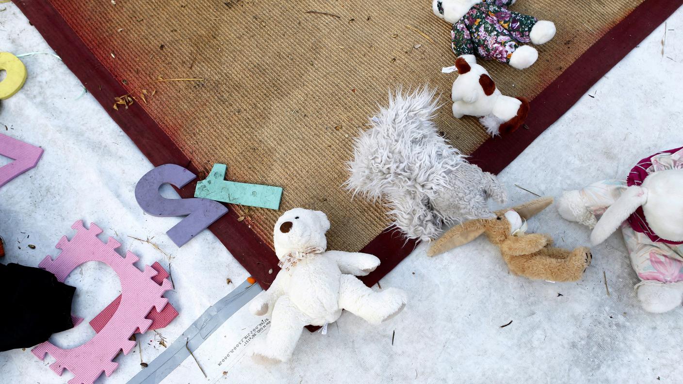 orsetto peluche giocattoli bambini re.jpg