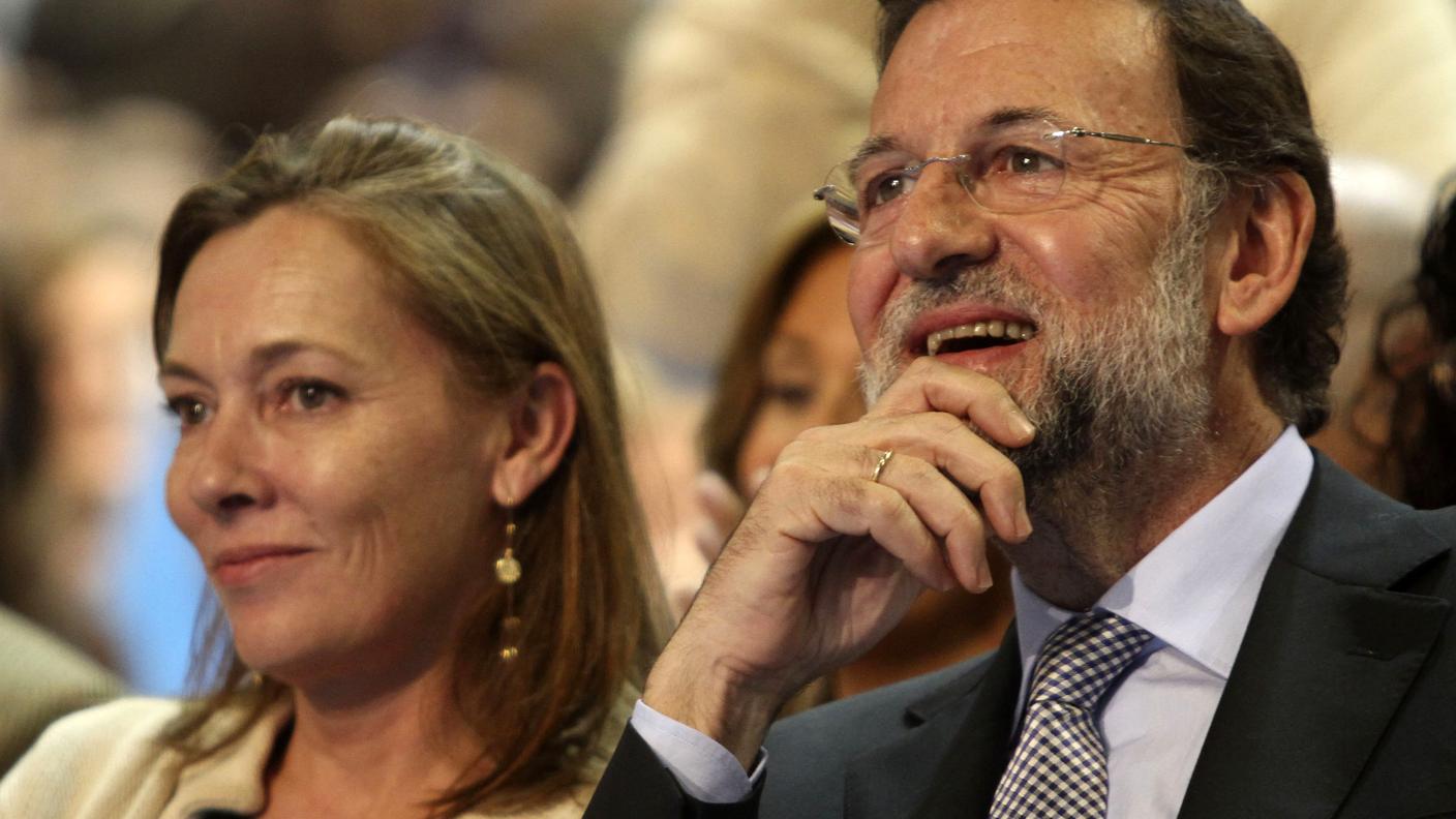 Il premier spagnolo e leader della destra iberica Mariano Rajoy con la moglie Elvira