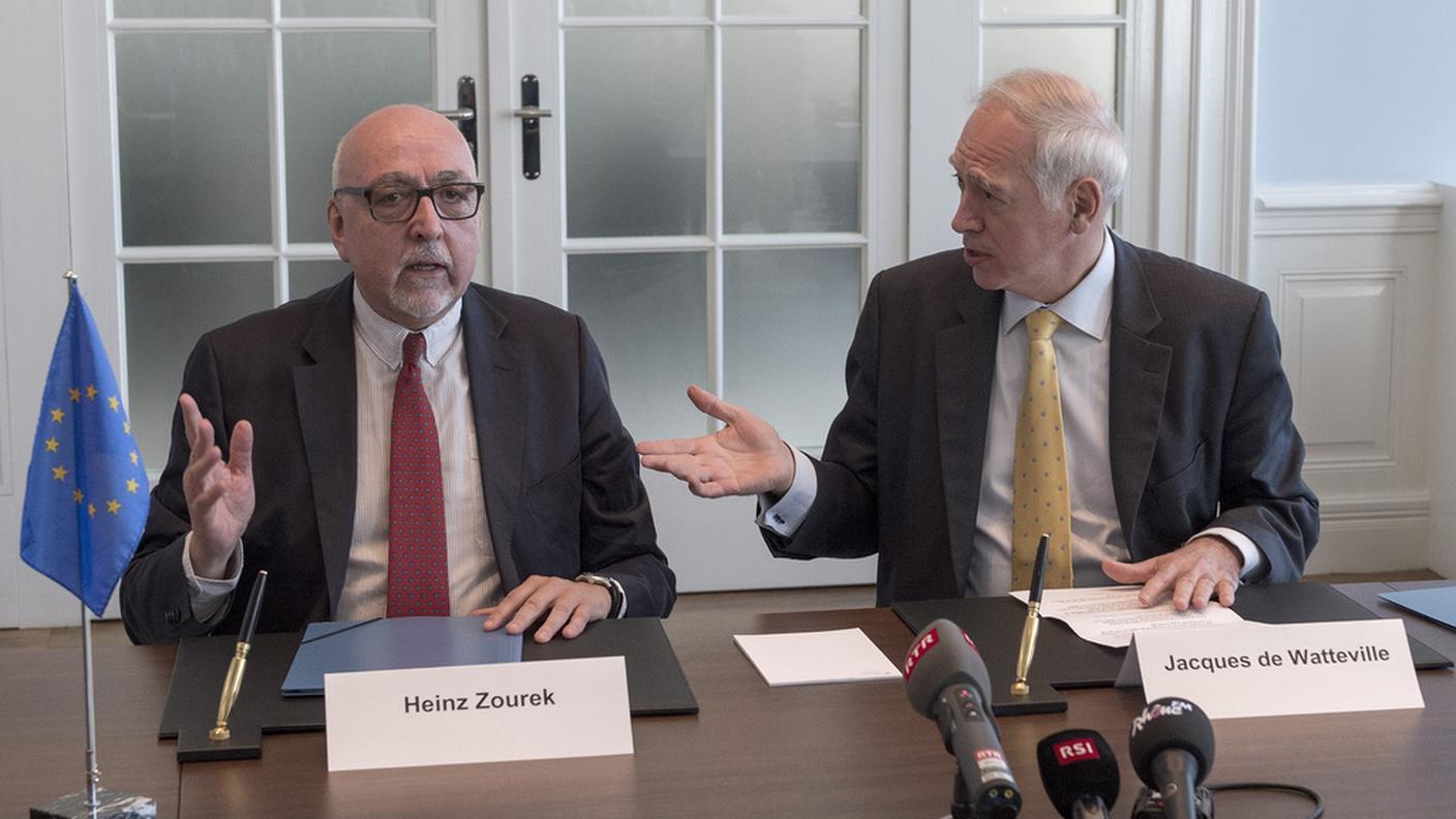 Heinz Zourek, direttore generale della Direzione Fiscalità e unione doganale dell'UE, e il Segretario di Stato Jacques de Watteville
