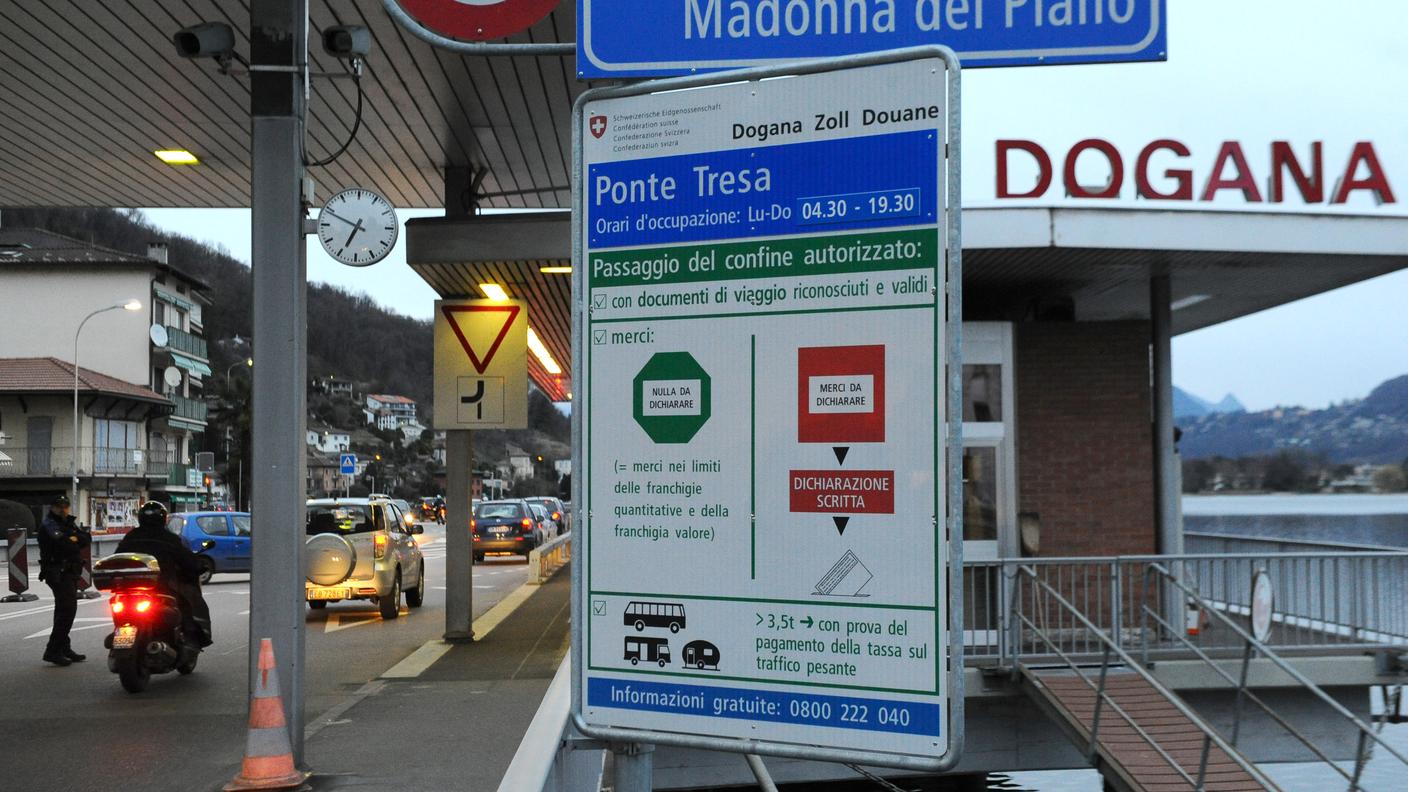 Ponte Tresa dogana 24.04.2013 tp.jpg