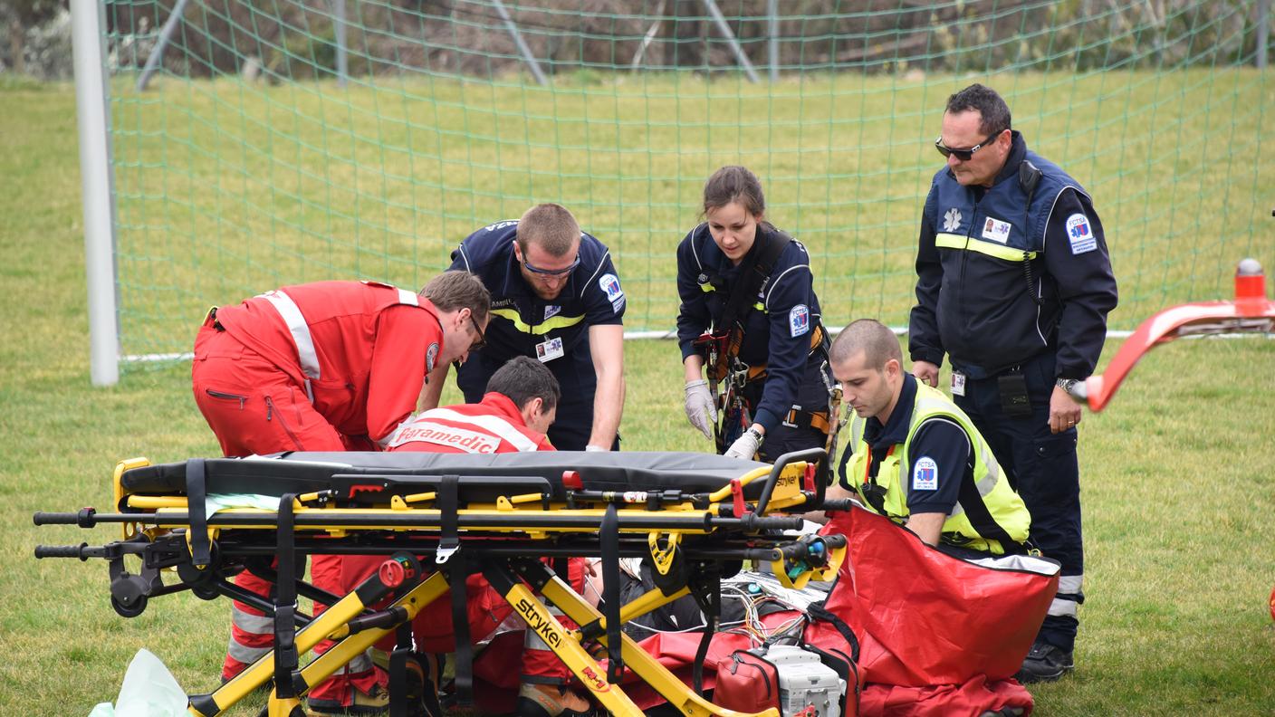 L'operaio è stato trasportato all'ospedale con un elicottore della REGA