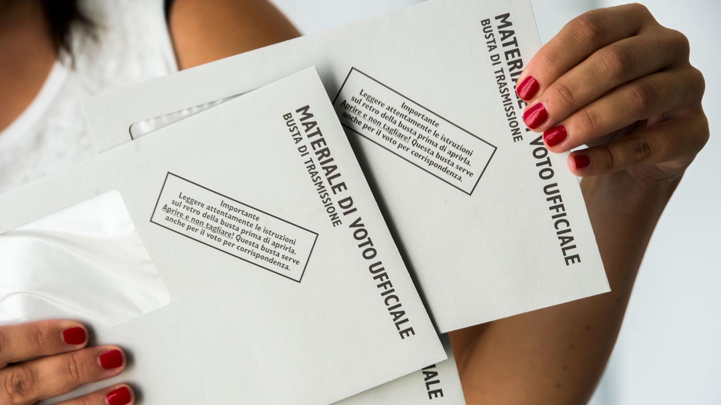 Entro domani, sabato 28, le nuove buste devono arrivare a tutti i 220'000 e rotti elettori ticinesi