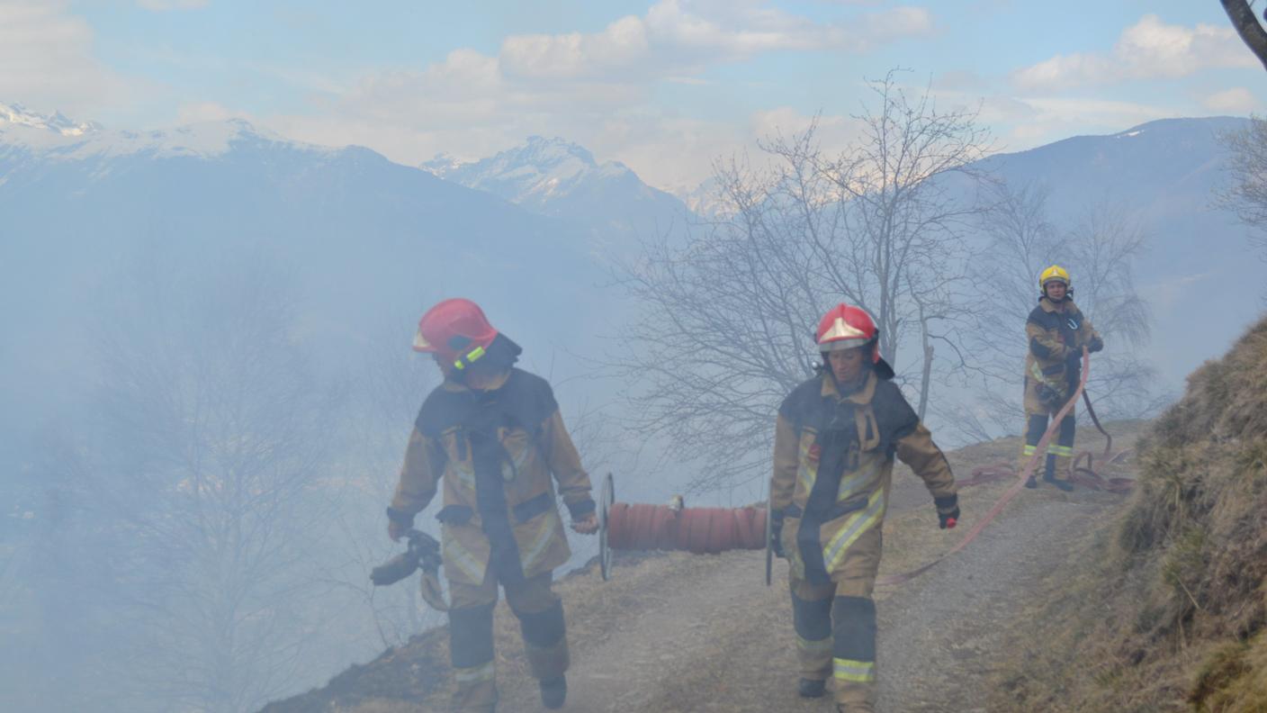 Uomini e mezzi alleati contro le fiamme