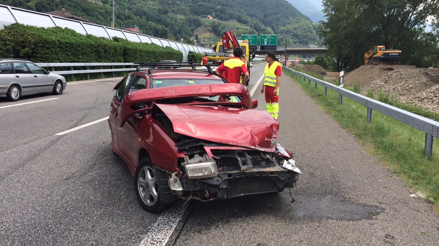 Una delle due automobili coinvolte nell'incidente