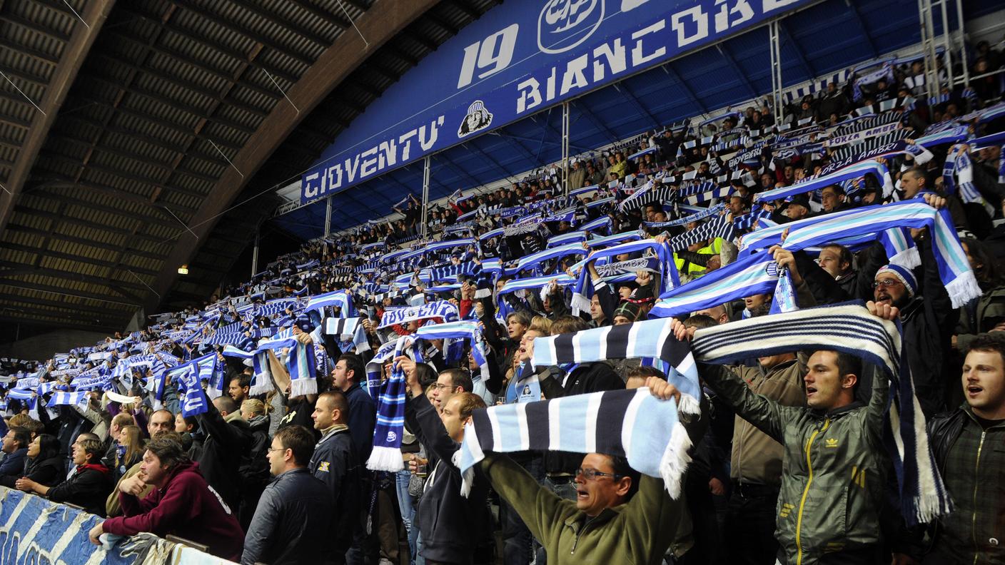 La Curva Sud canta la Montanara