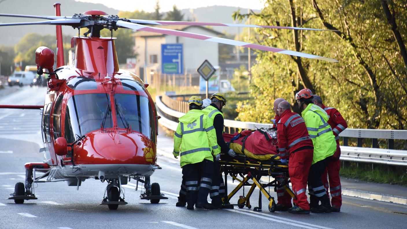La 36enne è stata ricoverata da un elicottero della REGA