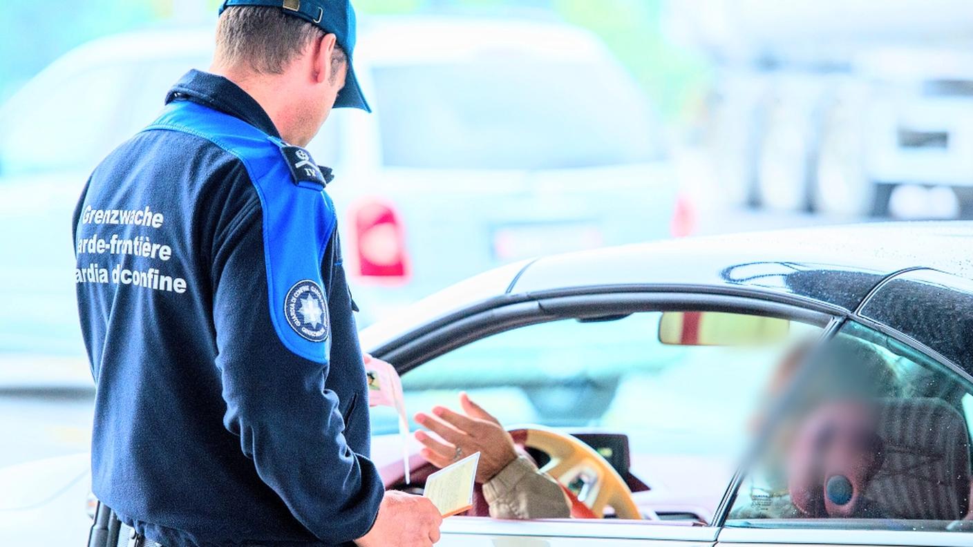 Avevano trasportato 140 clandestini siriani