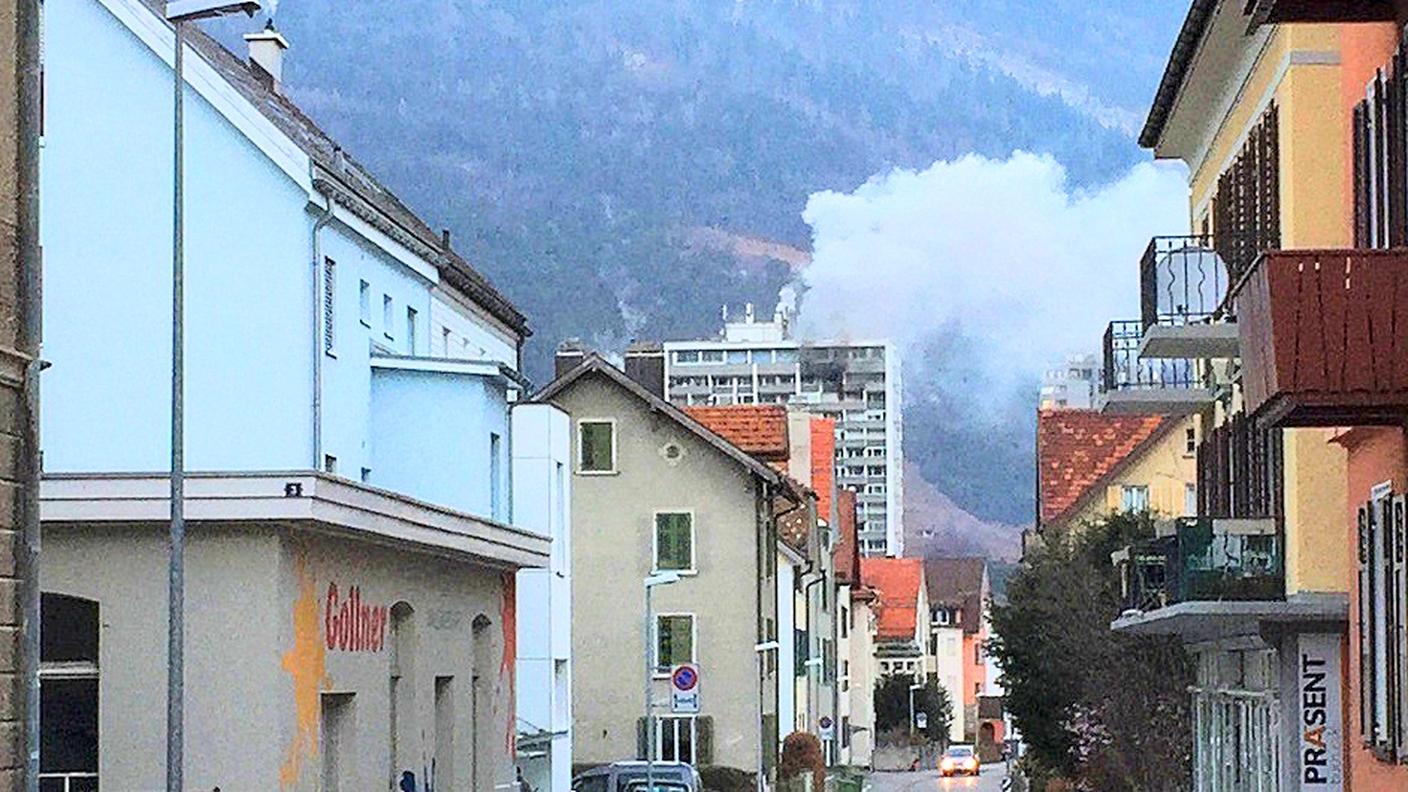 Le fiamme si sono sviluppate al 17° piano di un edificio