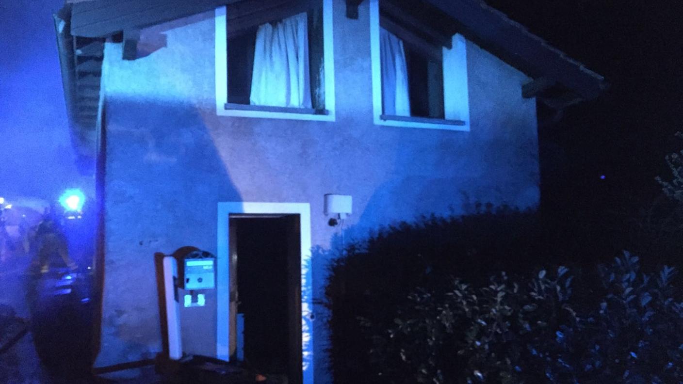 La casa alla fine dell'azione di spegnimento da parte dei pompieri