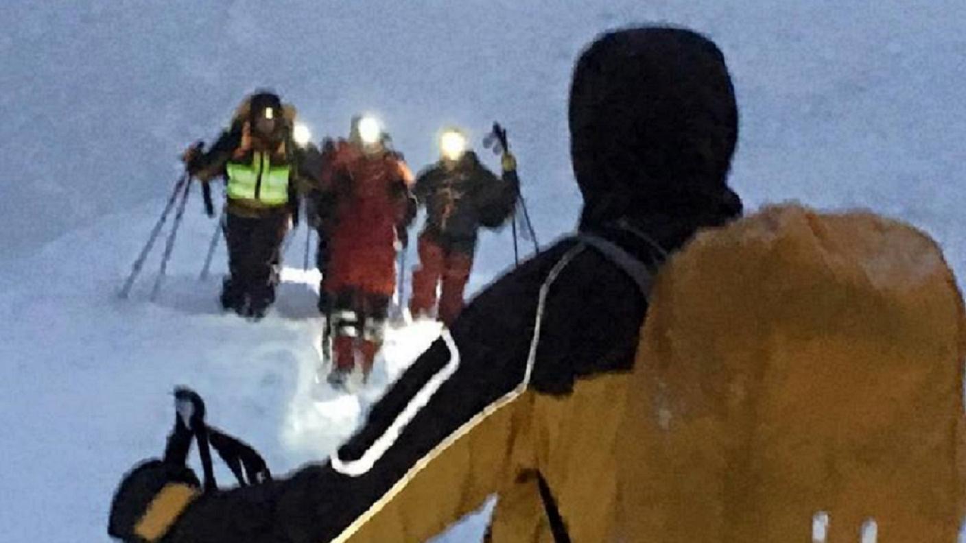 I soccorritori in azione verso il rustico sopra Bidogno