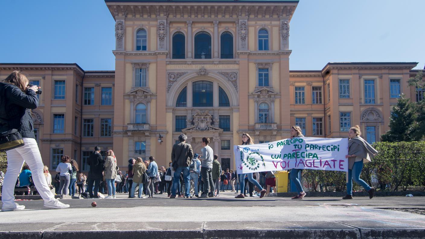 Una veduta del Liceo di Lugano 1 durante la manifestazione