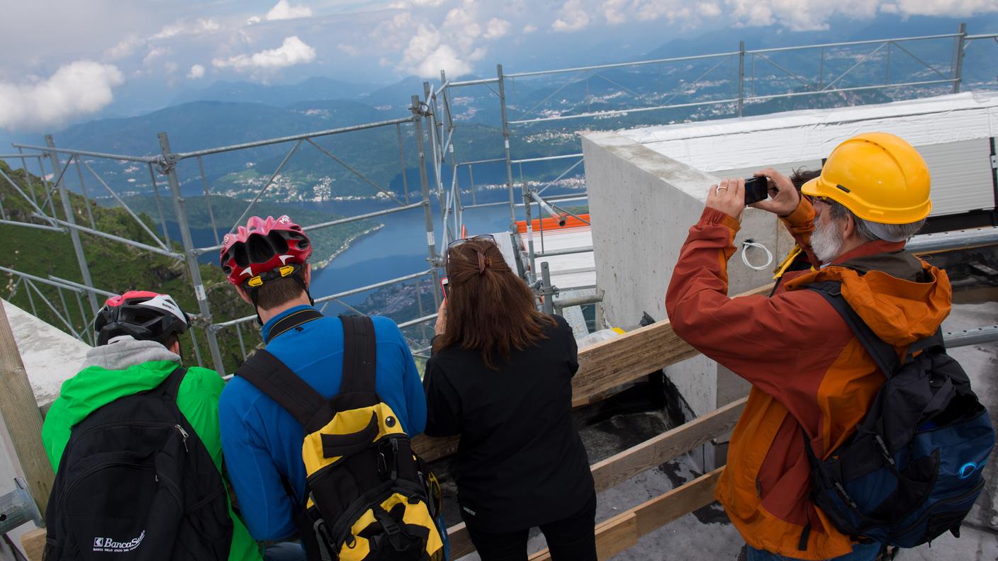 La vista dal cantiere in vetta al Generoso