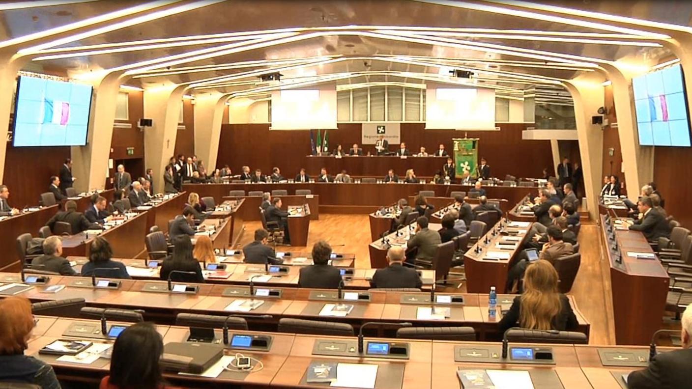 Tensione tra i partiti in Lombardia sul voto dei ticinesi 