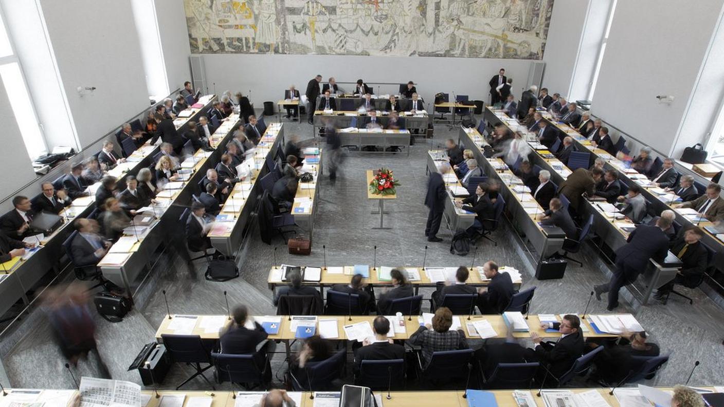 Grande discussione in Parlamento