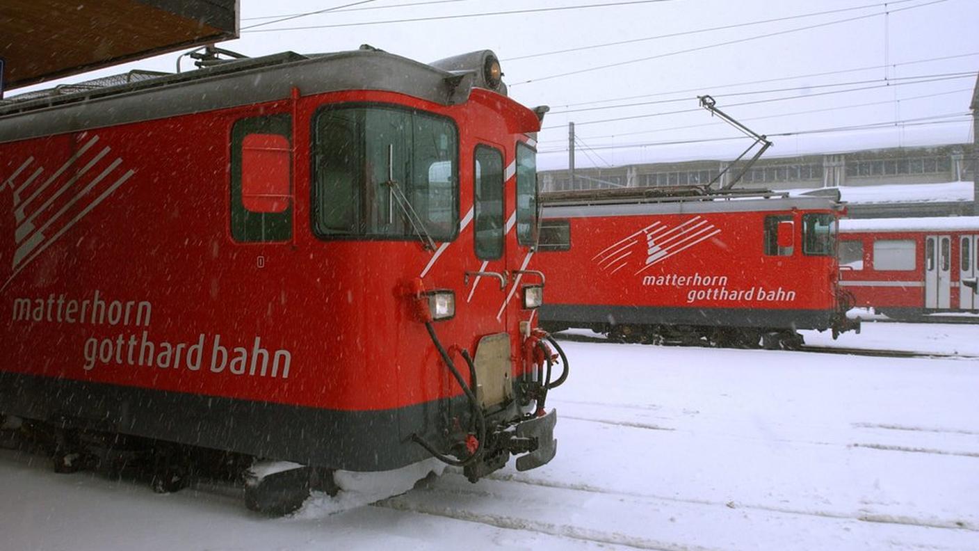 La linea serve a collegare i Grigioni con la Svizzera centrale e il Vallese