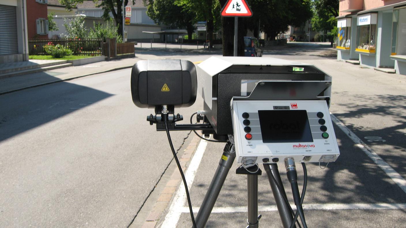 Uno dei radar mobili di cui è dotata la polizia cantonale grigionese