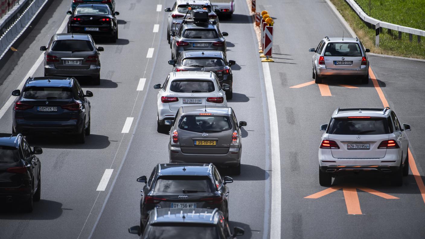 Dopo lo svincolo di Quinto, è aperta la corsia preferenziale CUPRA che permette di raggiungere l'uscita di Airolo e quindi i passi della Novena e del San Gottardo