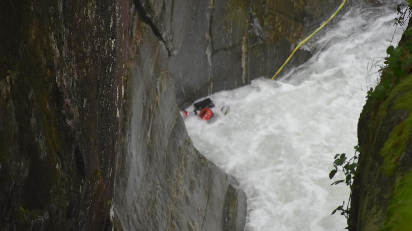 Il gruppo stava percorrendo il fiume della Val Grande inferiore