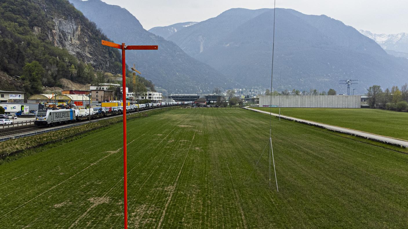 l terreno con le modine per il futuro cantiere delle nuove Officine FFS di Castione