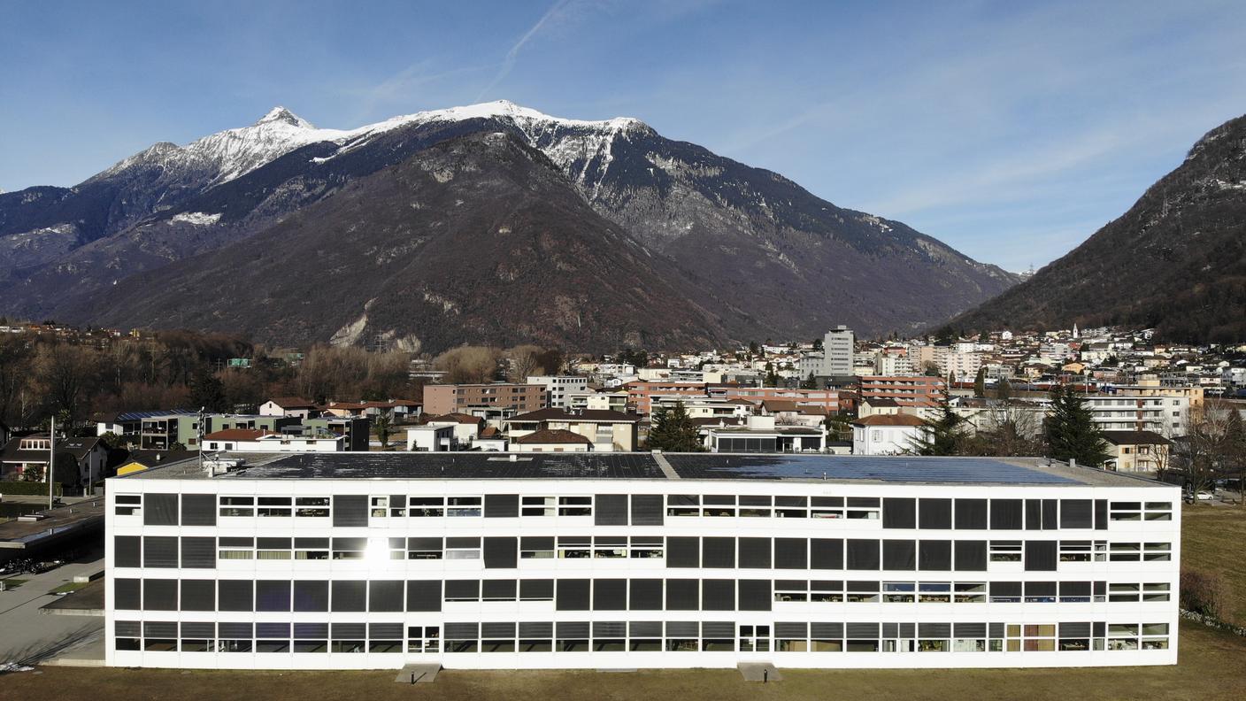 I docenti della scuola media 2 di Bellinzona fanno blocco contro le misure di risparmio contenute nel preventivo 2023