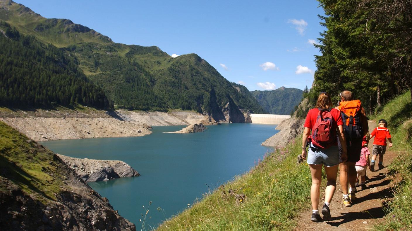 Da oggi, 1° luglio, è più facile arrivare al lago artificiale del Luzzone