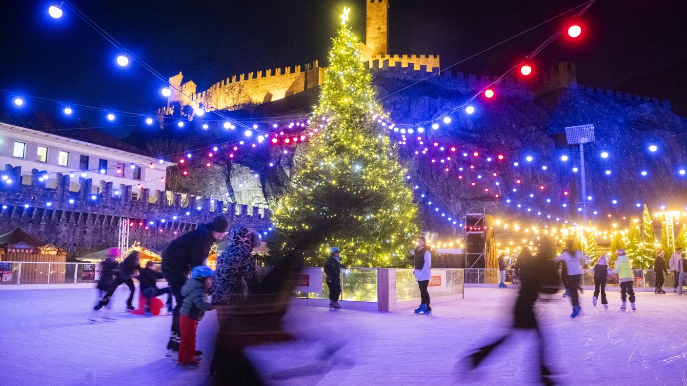 Natale in Città. Nella foto uno scorcio nel centro di Bellinzona 