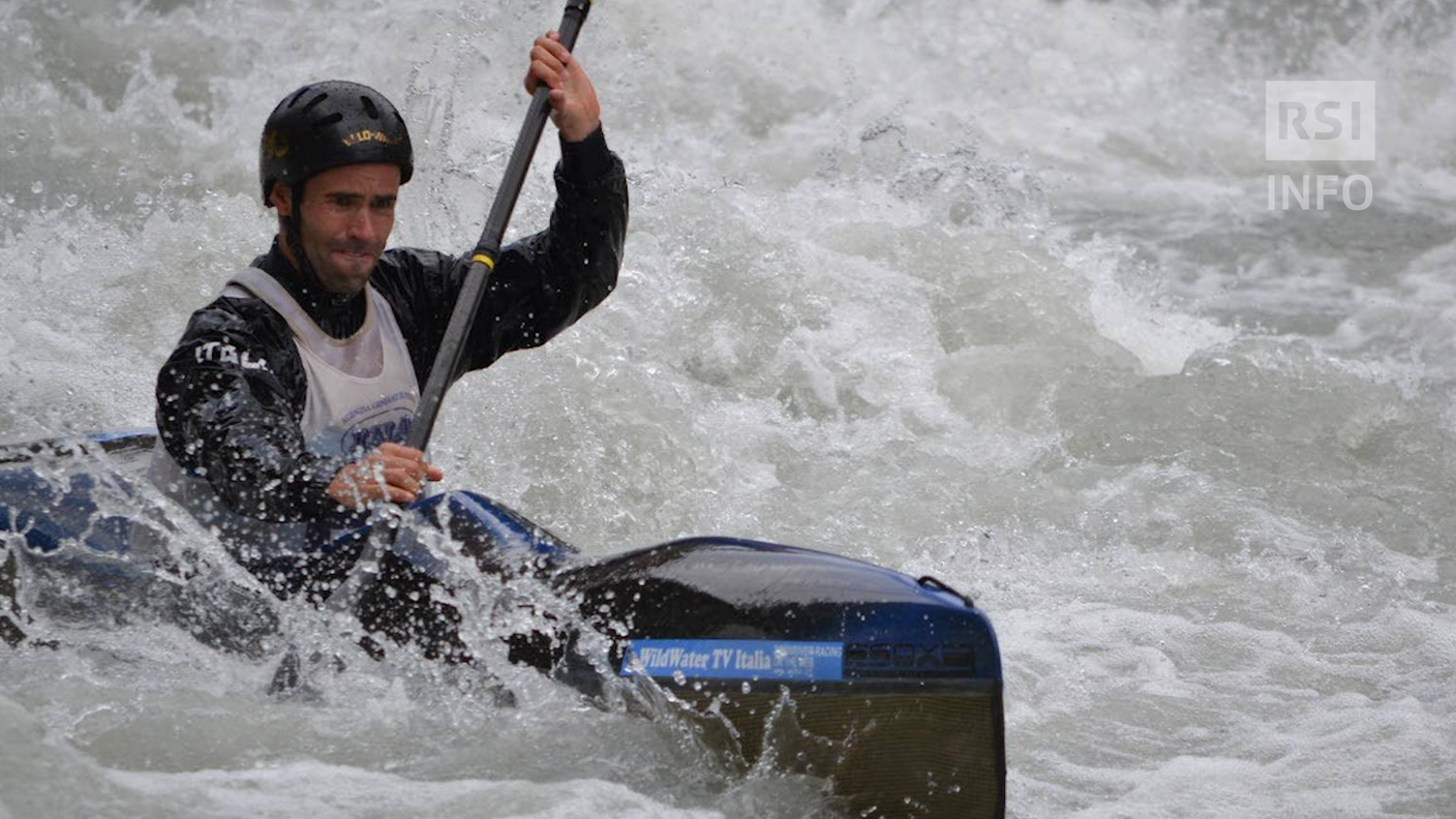 Luca Panziera in azione con il suo kayak, una passione che si alimenta vicendevolmente con la meteorologia