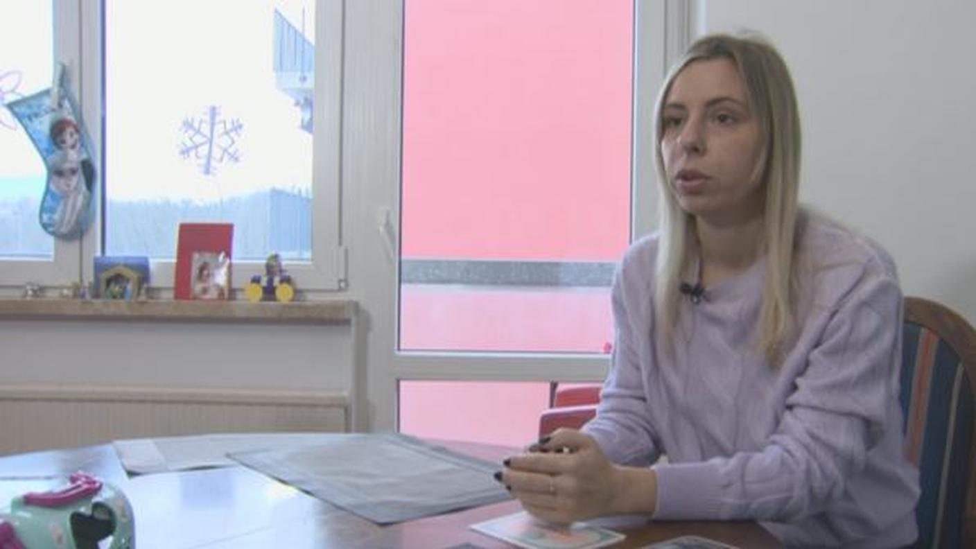 Olena Sumnikova. Laureata in lingue, parla ucraino, russo, inglese e italiano. Si è offerta di fare le pulizie o lavorare in una catena di fast food. Ma la risposta è sempre e solo una: “Siamo al completo”