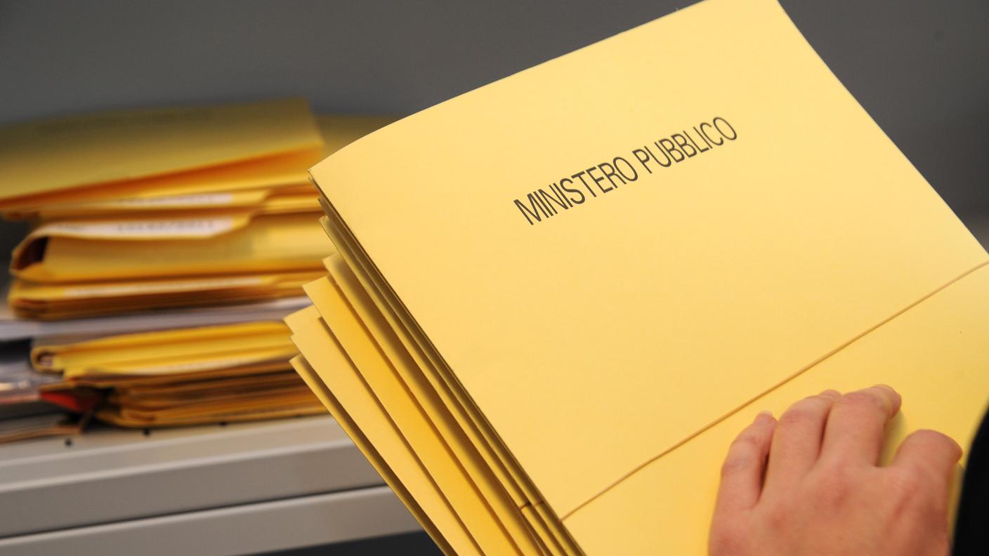 Sommersi dai dossier