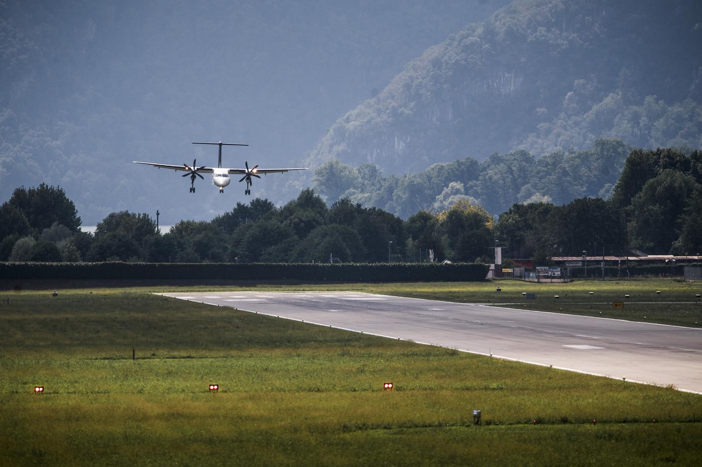 Avvicinamento in pista a Lugano Airport